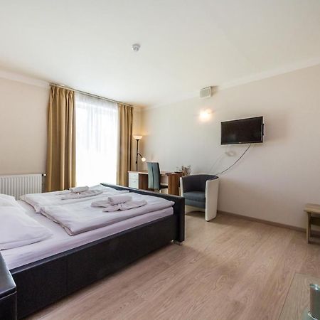 Nad Kralovnou Hotel & Restaurant براغ المظهر الخارجي الصورة