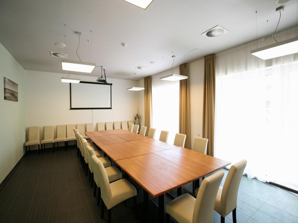 Nad Kralovnou Hotel & Restaurant براغ المظهر الخارجي الصورة