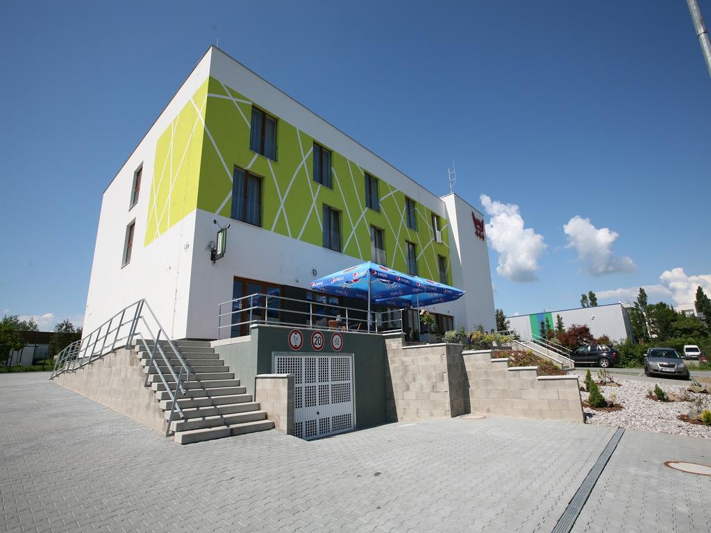 Nad Kralovnou Hotel & Restaurant براغ المظهر الخارجي الصورة